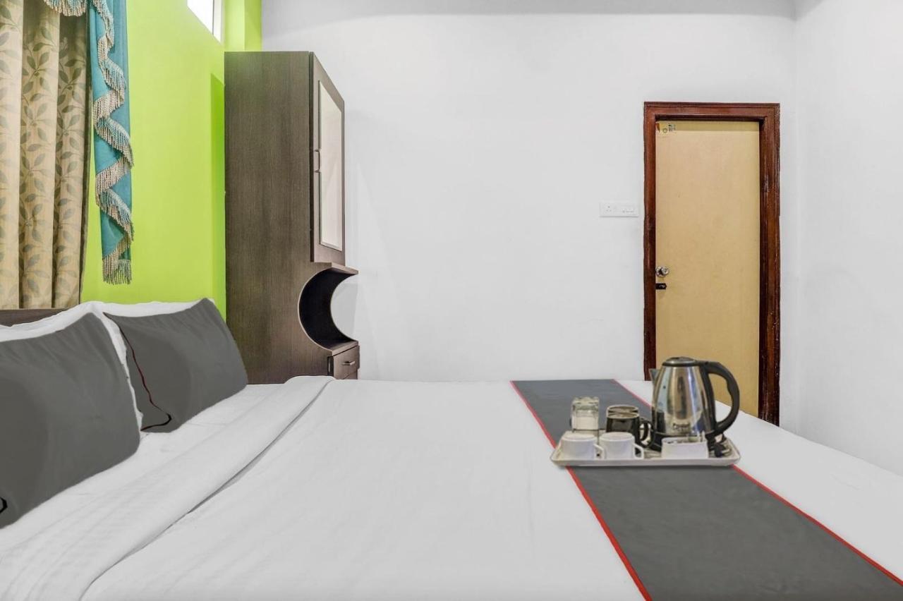 Collection O Gravity Hotel Hyderabad Exteriör bild